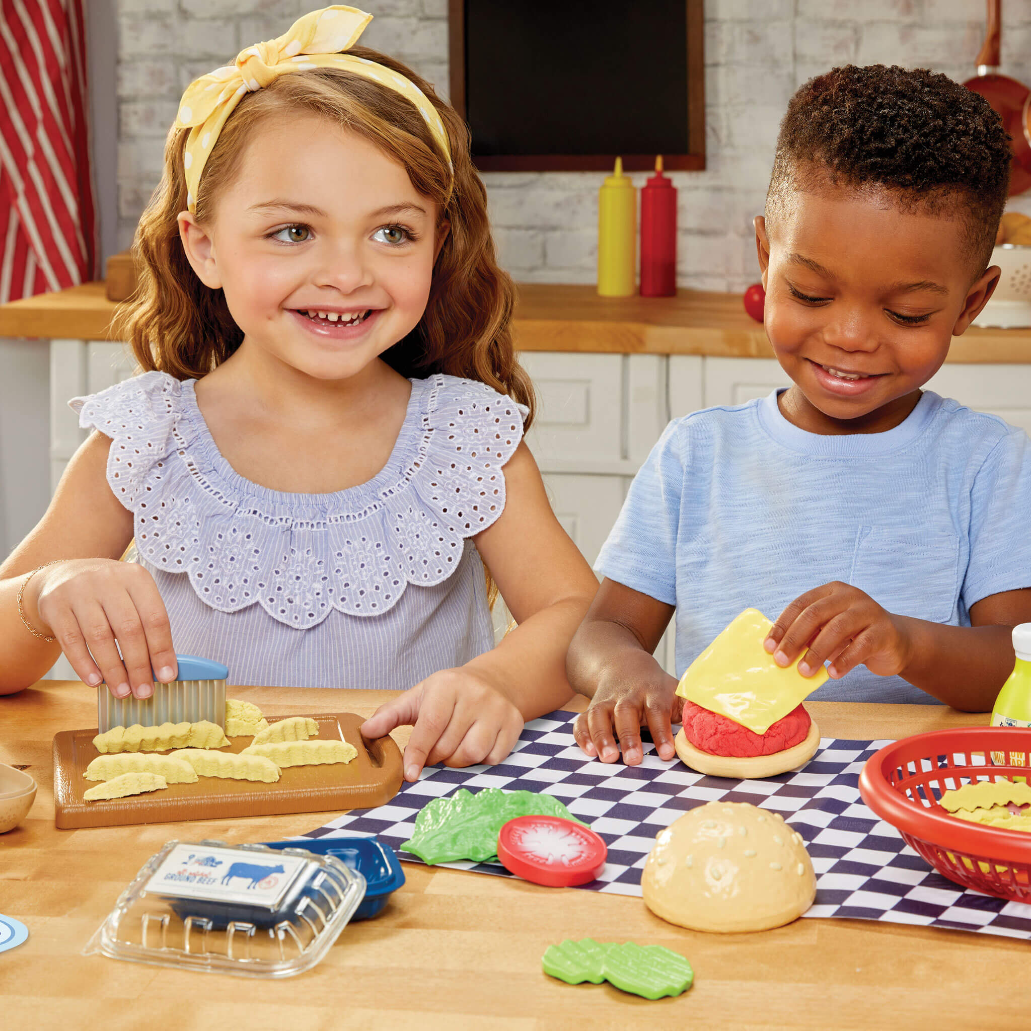 Creative Chefs™ Cheeseburger and Fries Kit - Pretend Cooking Kit with Reusable Burger and Fries Mix for Multi-Step Preparing and Plating