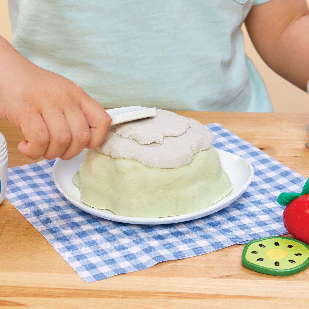 Creative Chefs™ Bluey - Pavlova Kit - Pretend Dessert Kit with Recipe Cards and Reusable Mix for Step-by-Step Pretend Dessert Making
